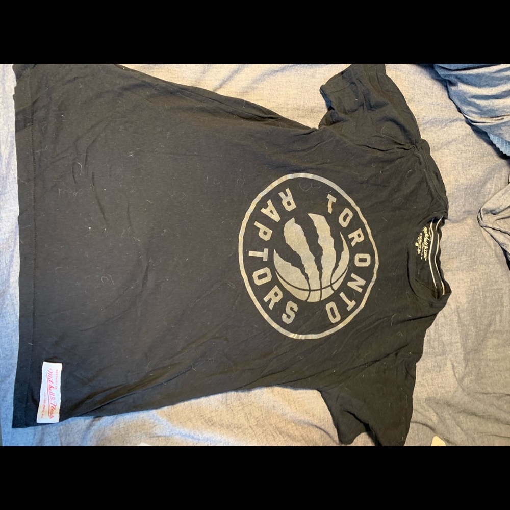 Mitchell and ness raptors tee